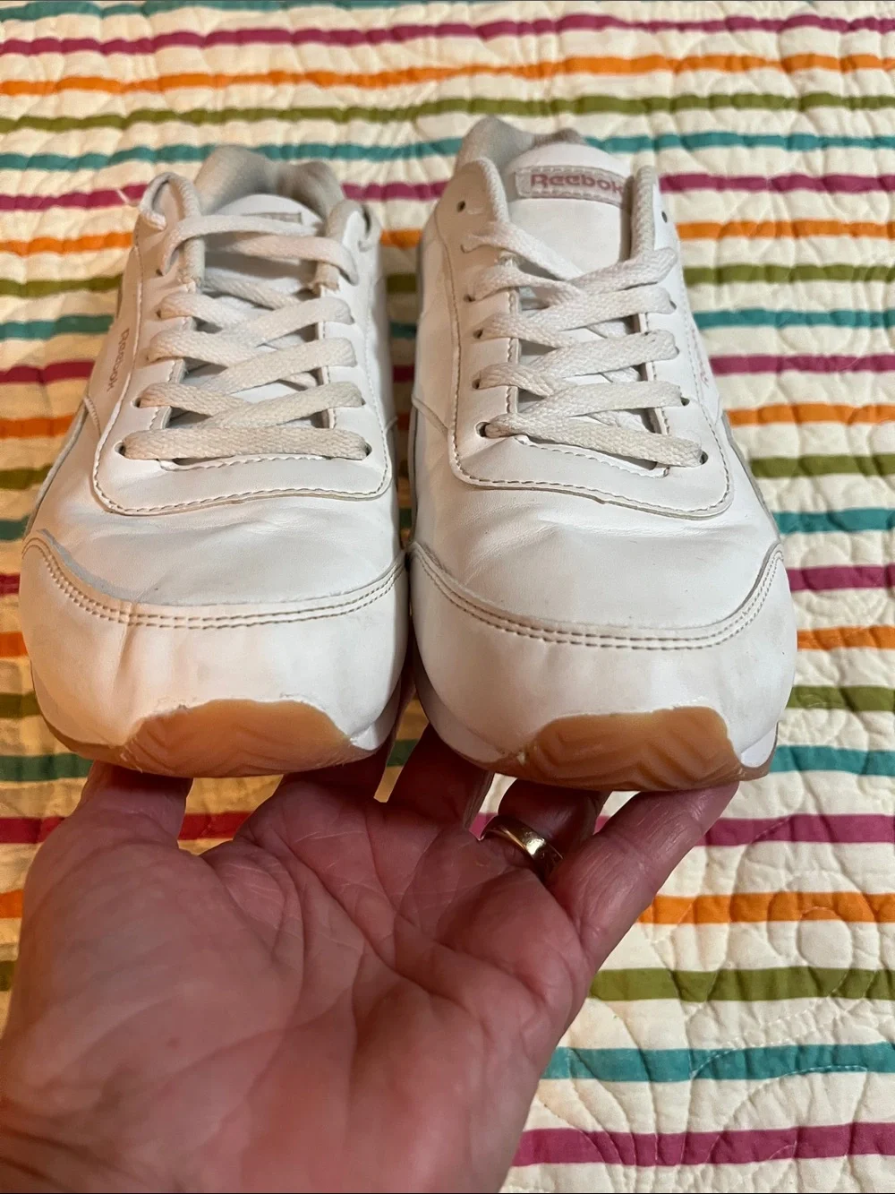 Youth girls vegan white Reebok size 6 youth/ladies